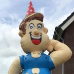 Opblaaspop Abraham Feest huren