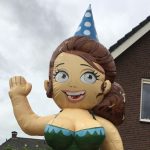 Opblaaspop Sarah Feest huren